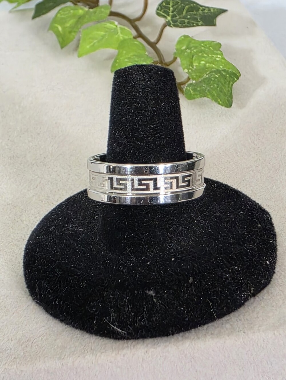 Silver Greek Key Design Band Ring Size 11 Unisex